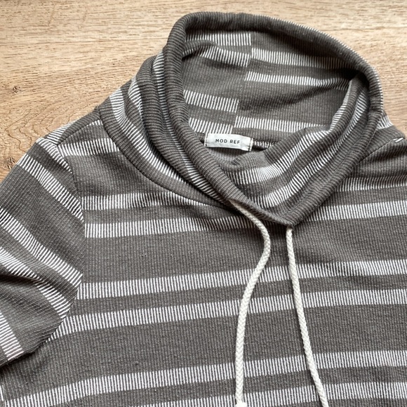 ModRef Ribbed Dress with Pockets - Picture 3 of 3